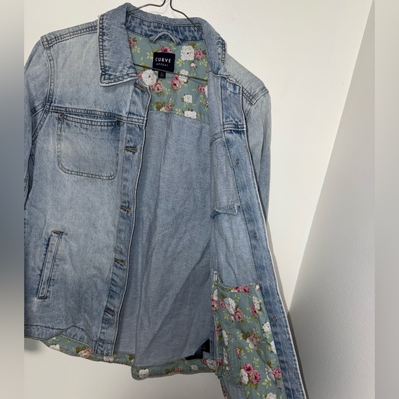 Curve Women's Classic Blue Denim Jacket - Picture 4 of 6